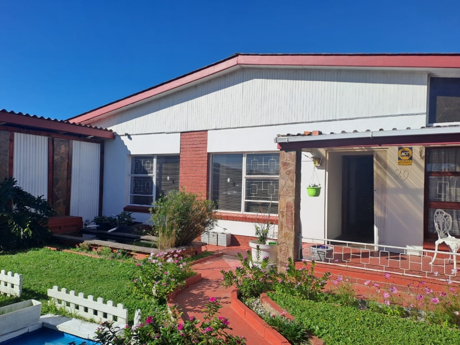 4 Bedroom Property for Sale in Morningside Eastern Cape